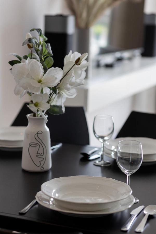 Trendy Apartment Marszalkowska With City View Near Ogrod Saski By Noclegi Renters Варшава Екстериор снимка