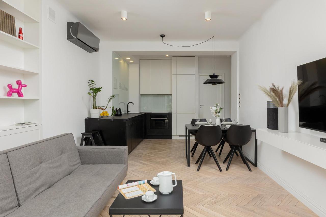 Trendy Apartment Marszalkowska With City View Near Ogrod Saski By Noclegi Renters Варшава Екстериор снимка
