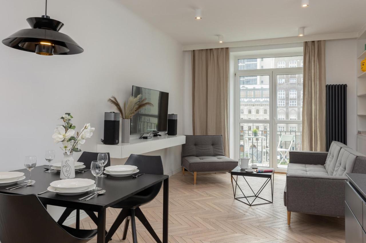 Trendy Apartment Marszalkowska With City View Near Ogrod Saski By Noclegi Renters Варшава Екстериор снимка