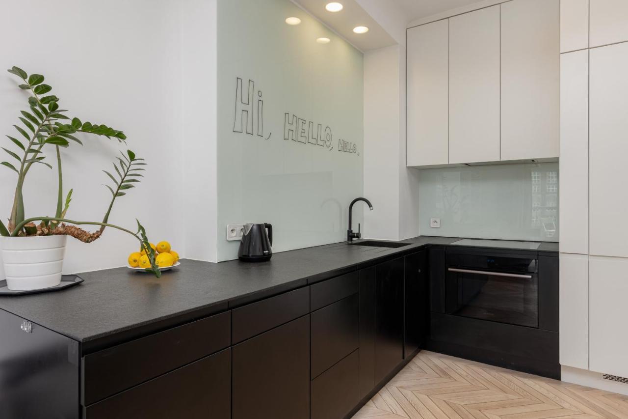 Trendy Apartment Marszalkowska With City View Near Ogrod Saski By Noclegi Renters Варшава Екстериор снимка